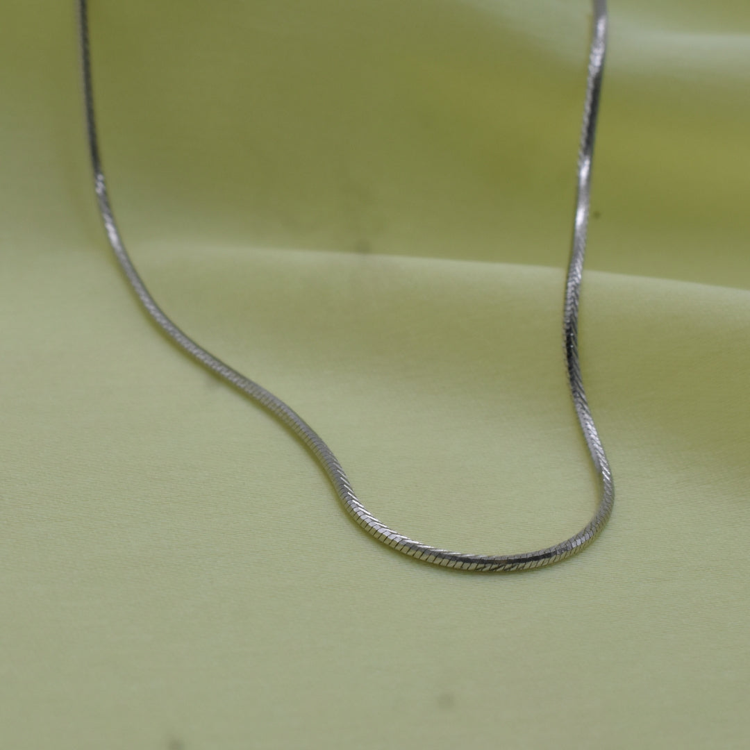 Minimalist Silver Chain – Office Ready