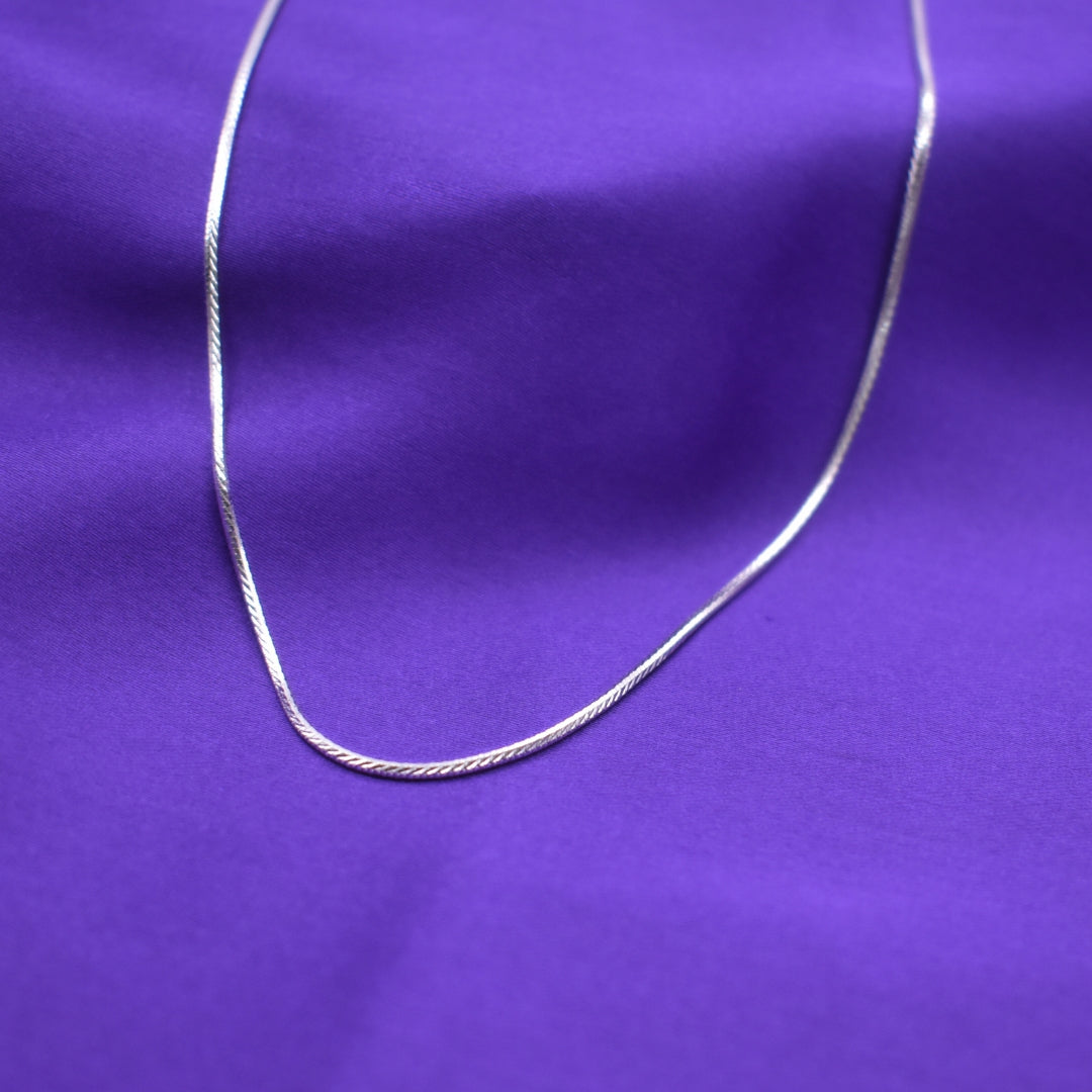 Minimalist Silver Chain – Office Ready