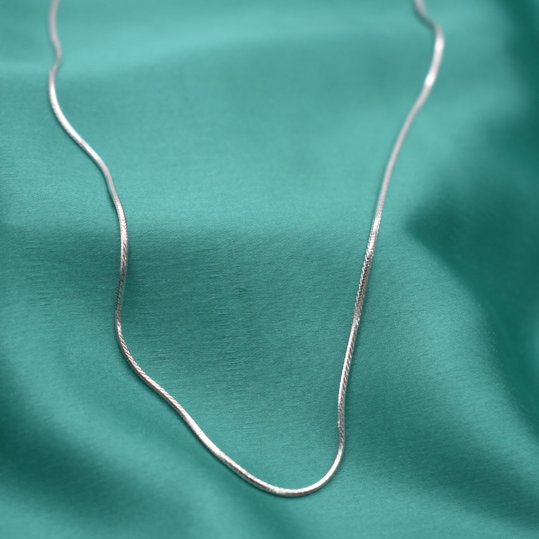 Minimalist Silver Chain – Office Ready