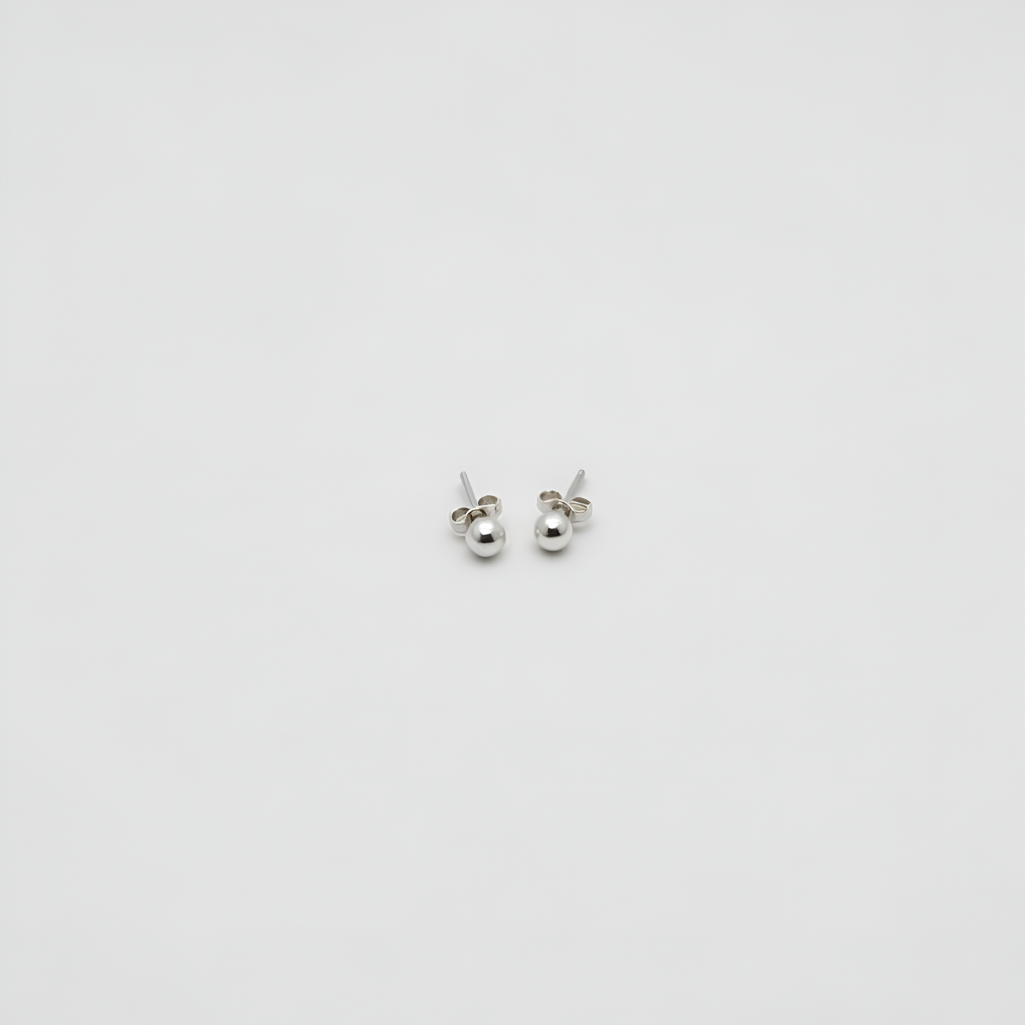Mono Plain Silver Studs