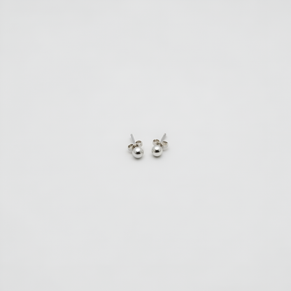 Mono Plain Silver Studs
