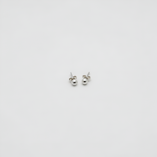 Mono Plain Silver Studs