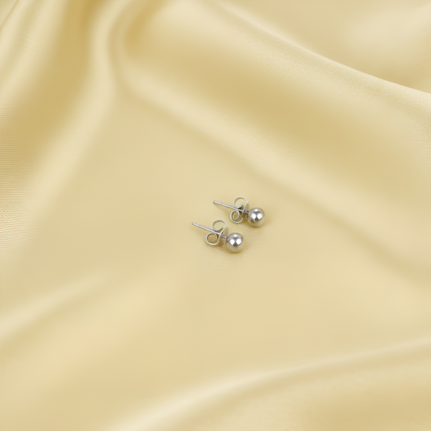 Mono Plain Silver Studs