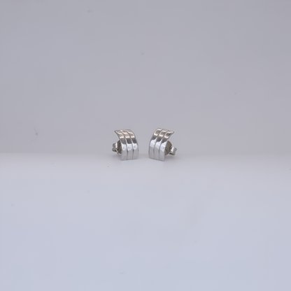 Linea Minimal Silver Studs