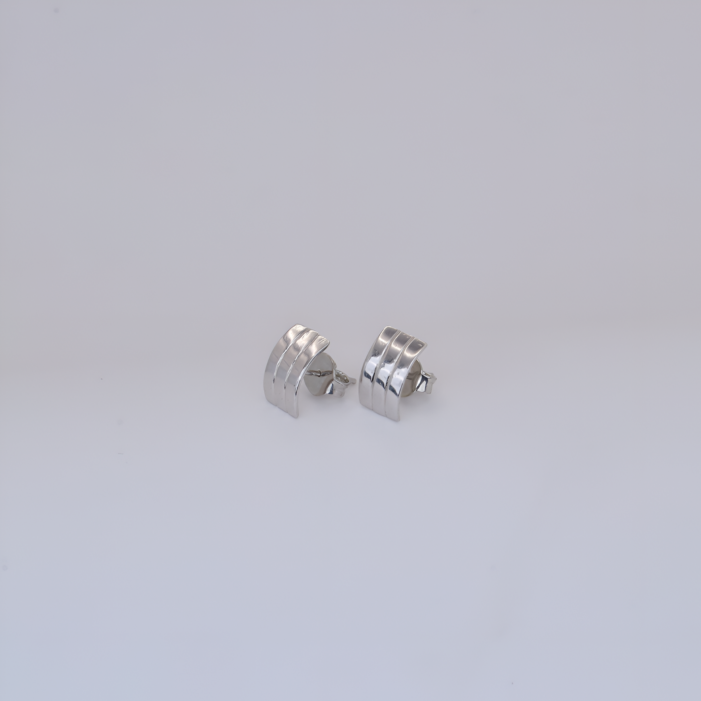 Linea Minimal Silver Studs