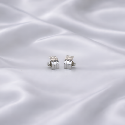 Linea Minimal Silver Studs
