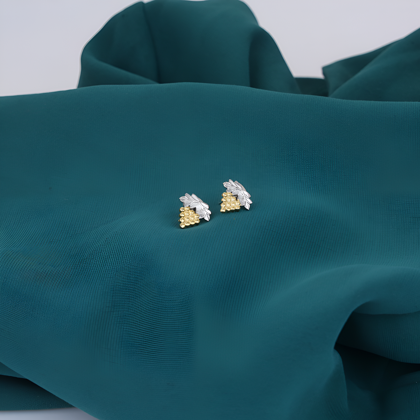 Honey Bud Minimal Silver Studs